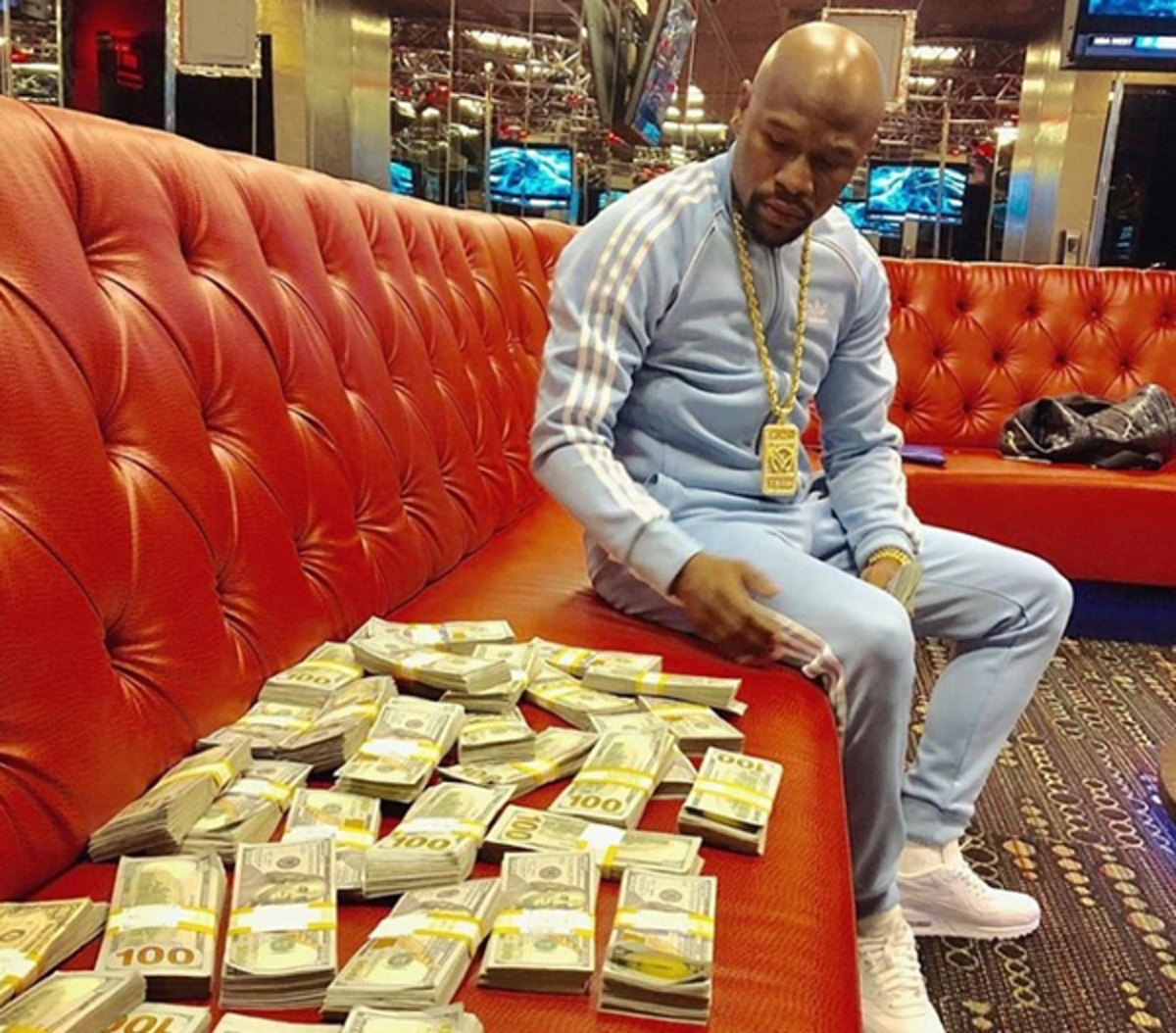 Floyd Mayweather โชว์รวยหนัก หลังโดนด่า อวดรวย