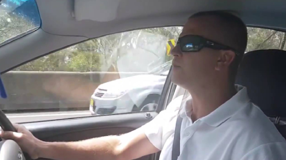 หนุ่มฝรั่งท่องบทสวด ธัมมจักกัปปวัตนสูตร อย่างคล่องแคล่ว เจ้าตัวบอกสวดทุกวันเพราะทำให้ชีวิตมีความสุข