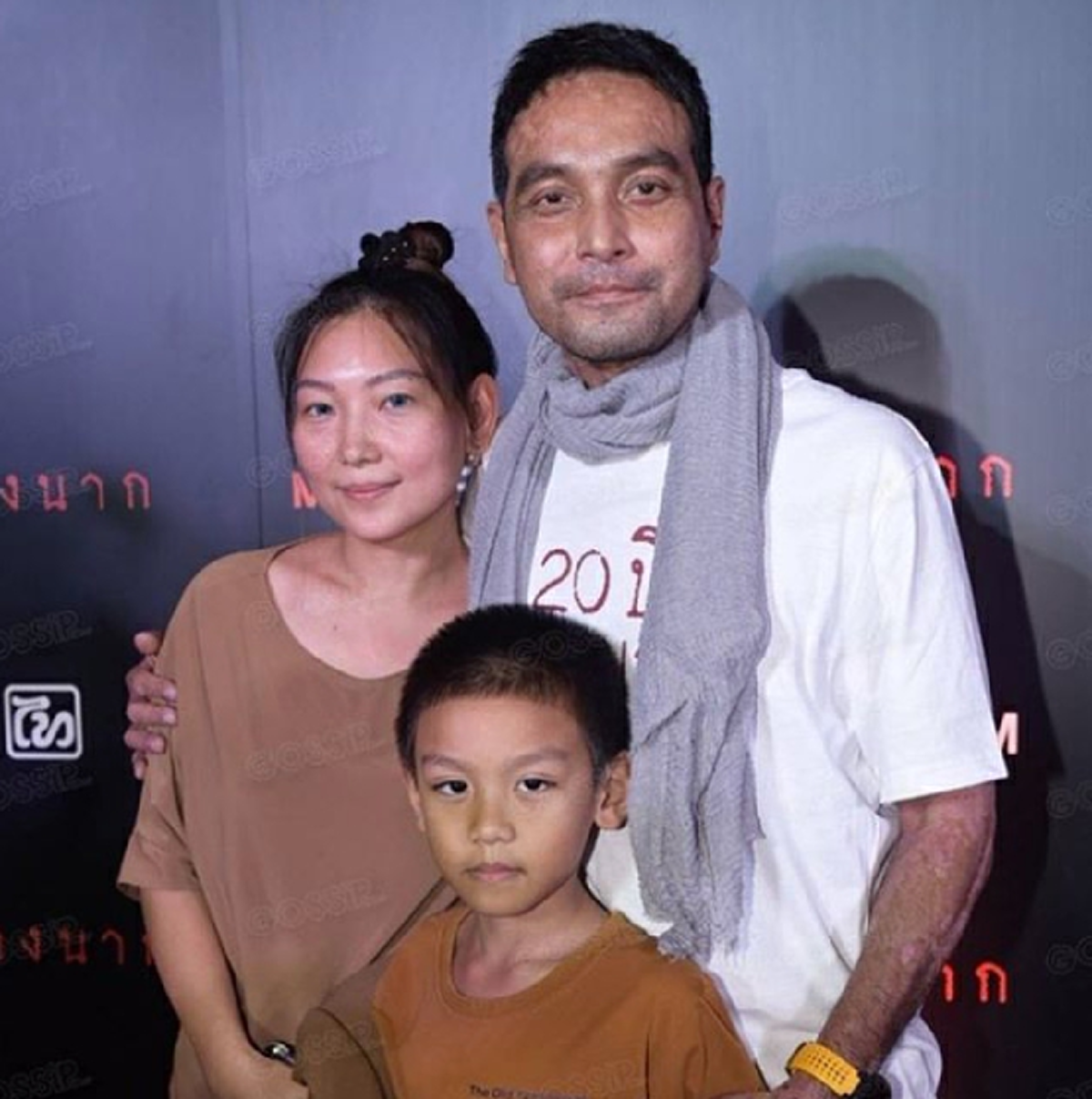 เอ๋ ภรรยา เมฆ วินัย ขอพรย่านาค วัดมหาบุศย์ ให้ค้าขายรายได้ดีหาเงินรักษาสามี