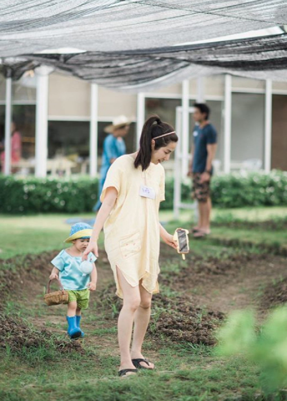 ชาวเน็ตแห่ชื่นชม เอ้ก บุษกร พาลูกชาย น้องดิน เรียนรู้ธรรมชาติ