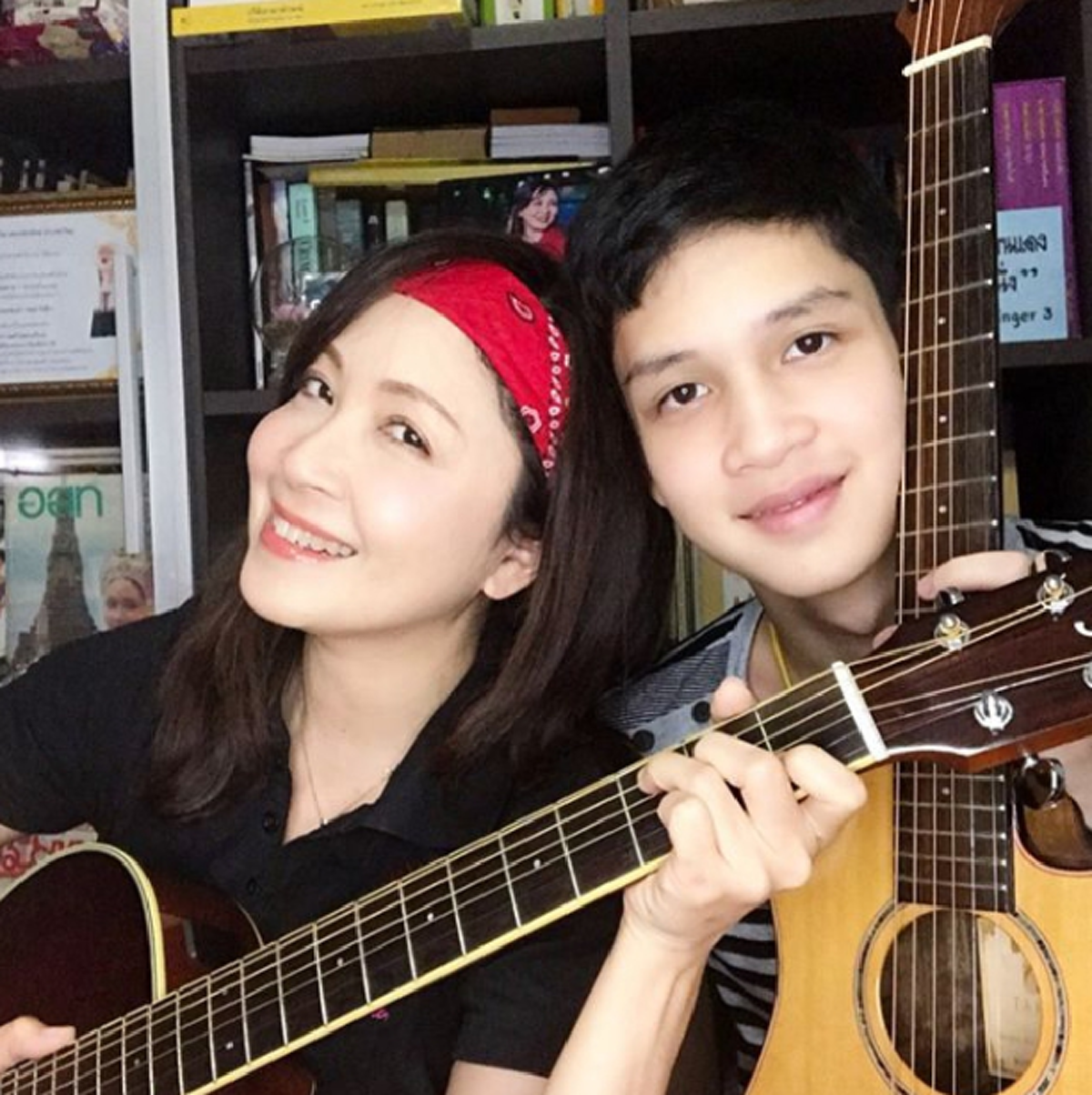 กวาง กมลชนก หวนจับกีตาร์ร้องเพลงอีกครั้ง เสียงเพราะมาก