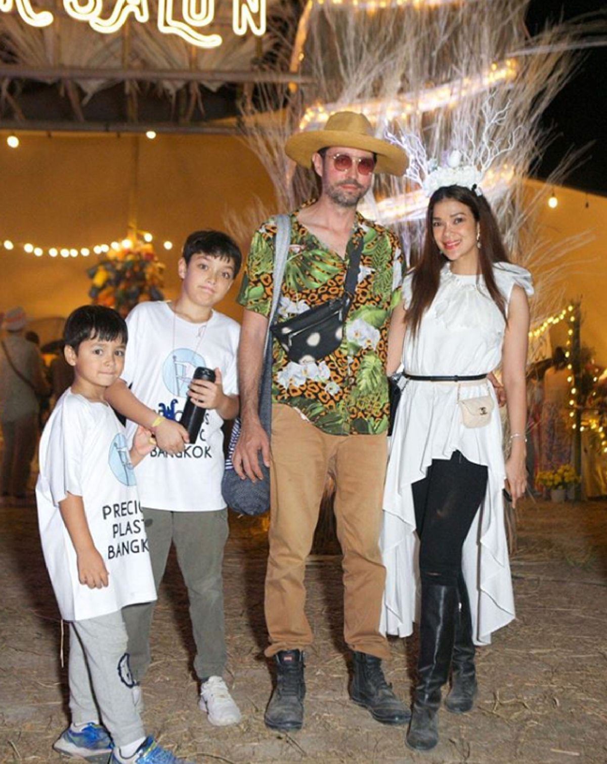 ฮิวโก้ ถ่ายภาพหาดูยากกับ ตระกูลจักรพงษ์ ร่วมเฟรมจากรุ่นย่าสู่รุ่นหลาน