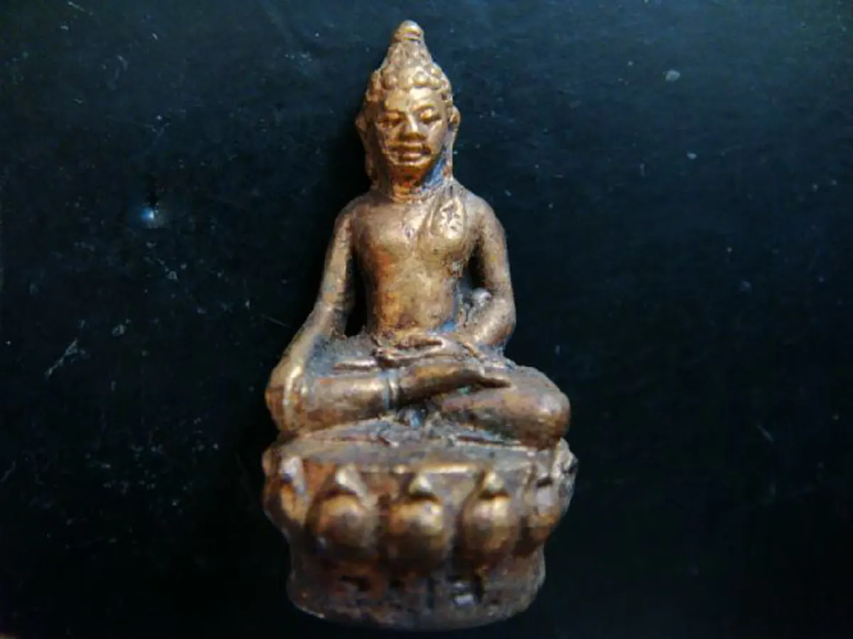 ทหารโดนระเบิดกระเด็น..คนดวงตก พบแสงสว่าง.."พระกริ่ง สามกษัตริย์ หลวงพ่อสนิท" ปี ๒๕๑๘ โลหะธาตุมงคล มีพุทธคุณสูงล้ำ..