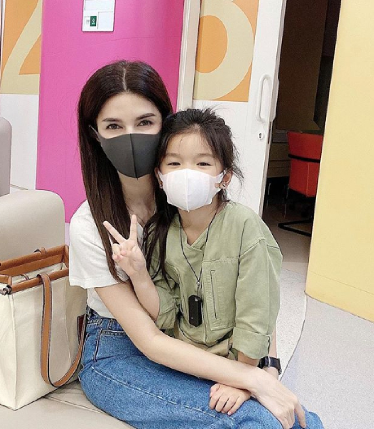 ออกแล้ว ผลตรวจเชื้อ COVID-19 โบว์ แวนดา-น้องมะลิ