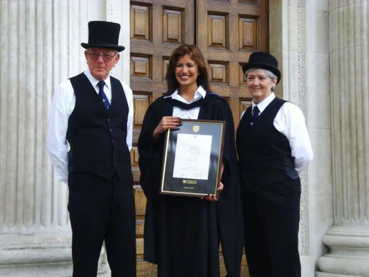 จำเธอได้มั้ย เปิดภาพล่าสุด "เอ็มม่า" นางเอกอังกอร์คนแรก อายุเตะเลข 4 ก็ยังสวยแซ่บ ดีกรีระดับด็อกเตอร์