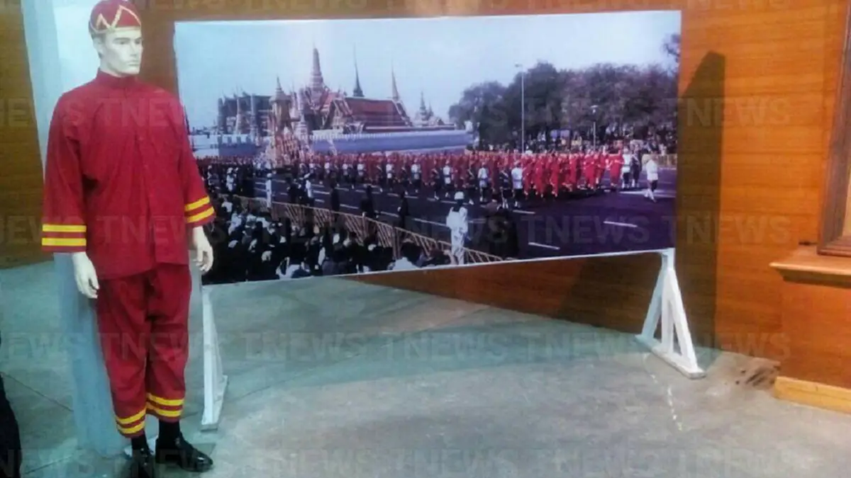 ทำความรู้จัก??พลทหารเบนซ์ลูกครึ่งแต่"หัวใจไทย"เผยปลื้มสุดหัวใจ ได้เป็น พลฉุดชักราชรถ"พระบรมศพ"ในหลวง ร.9"แม้พูดไทยไม่ชัดแต่พร้อมตอบแทนบุญคุณ