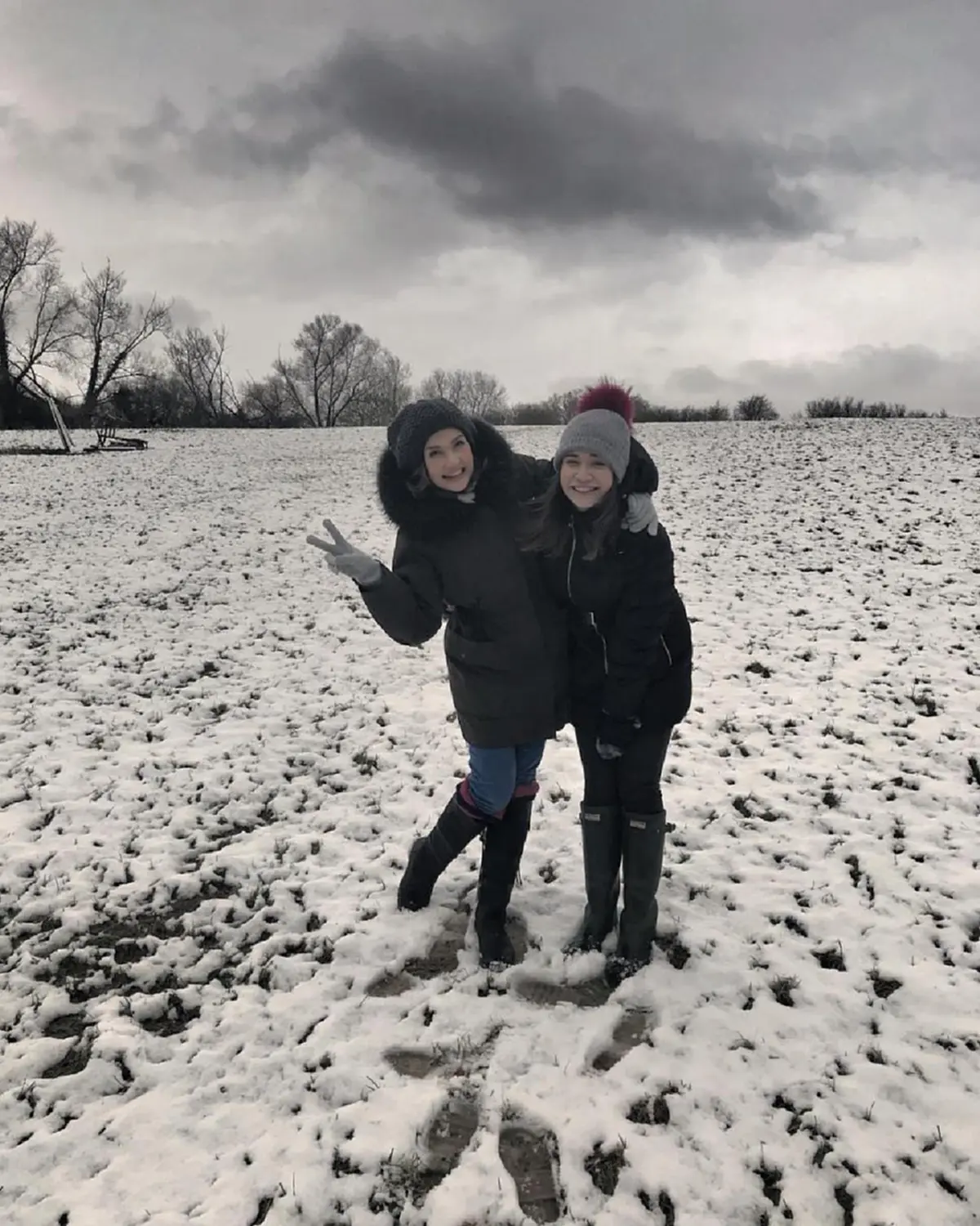 ถอดแบบแม่มาเป๊ะ!!! ส่องภาพล่าสุด "น้องนนนี่" ลูกสาว "แอน สิเรียม" ที่ไม่เคยออกสื่อที่ไหนมาก่อน ตอนนี้โตเป็นสาวเต็มตัวแล้ว!!? (ชมภาพ)