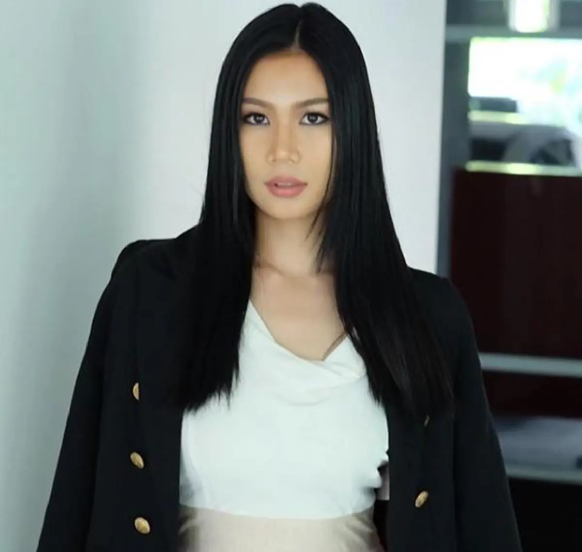 #กว่ามงจะลงไม่ใช่เรื่องง่าย!! เปิดประวัติ "นิ้ง โศภิดา" มิสยูนิเวิร์สไทยแลนด์ 2018 ดีกรีไม่ธรรมดา เข้าใจเลย ทำไมเธอถึงชนะใจกรรมการ !! (คลิป)