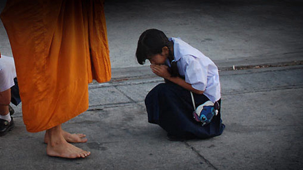 ระวังบาปหนักจะติดตัว!!! เพราะทำกรรมกับพระอริยสงฆ์หลวงปู่มั่น ถึงกับบ้ากันทั้งครอบครัว กรรมใดหนอเป็นเช่นนี้ คำบอกเล่าของหลวงตามหาบัว!!!