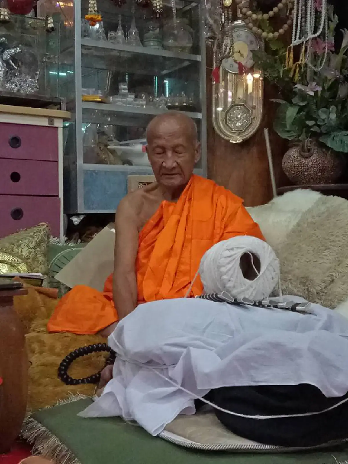 พระมงคลสุธี (หลวงปู่แขก) 