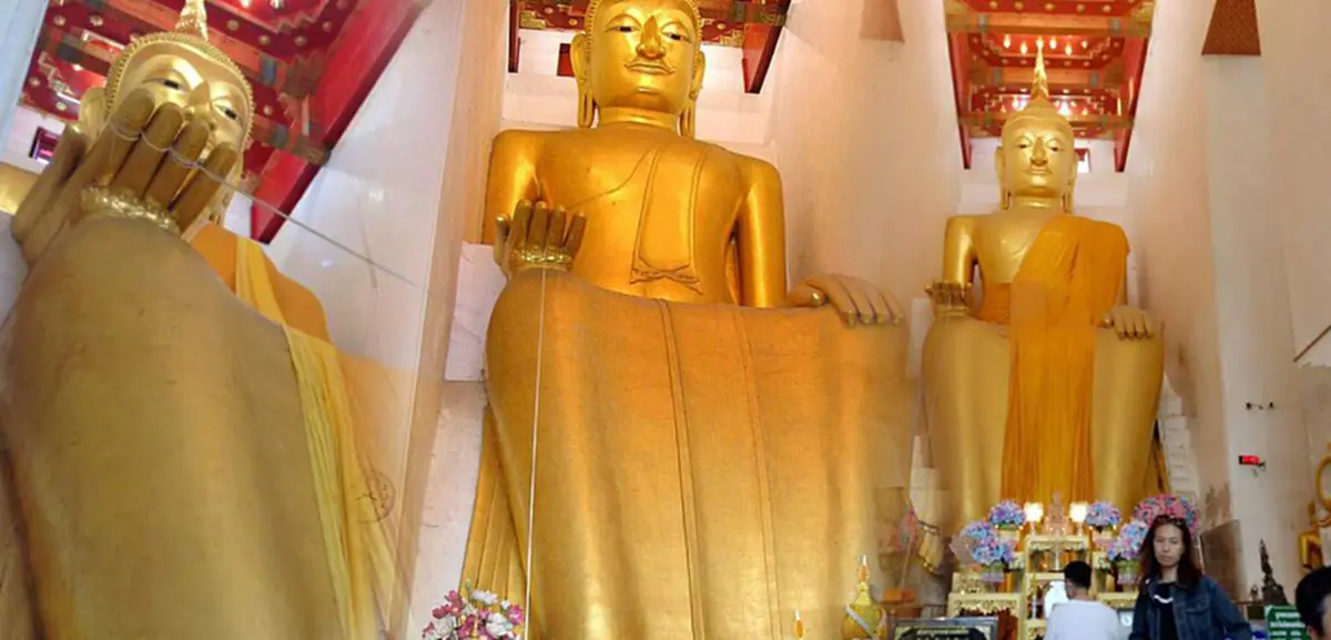 จัดเต็ม !!!! ชาวบ้านร่วมยินดี 2 ผัวเมีย เศรษฐีใหม่เมืองสุพรรณบุรี ถูกหวยรางวัลที่1 60ล้าน จ้าง "แอ๊ด คาราบาว" เล่นคอนเสิร์ตให้ชมฟรี! (ภาพ)