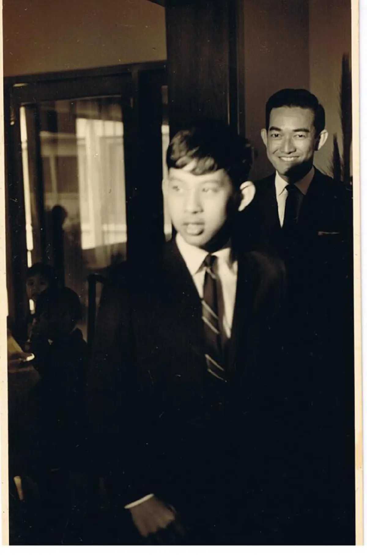 ประทับใจมิรู้คลาย...เผยภาพหาชมยาก ภาพตัวโน๊ตลายพระหัตถ์จากสองล้นเกล้ารัชกาลที่๙ -๑๐ จาก "ดร.แมนรัตน์ ศรีกรานนท์" ผู้เป็นพระสหายและพระอาจารย์