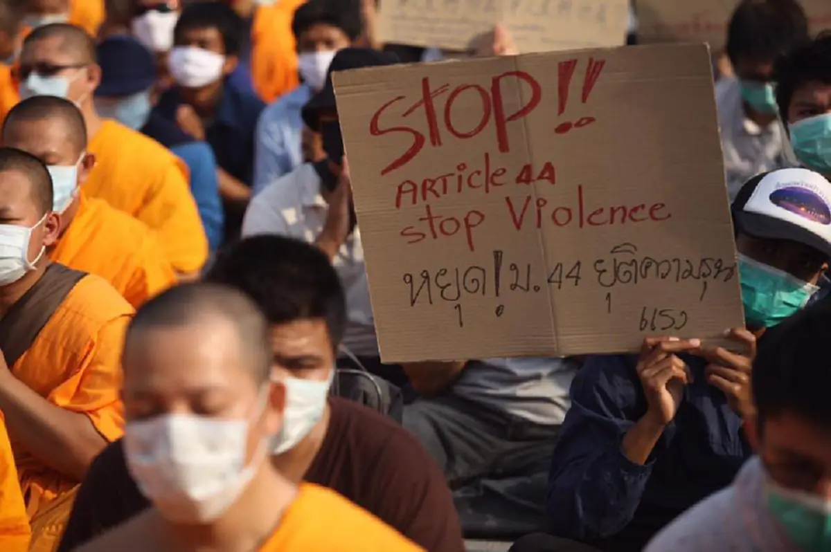 เอาสิ..ไม่ผิดก็ออกมา!! "บิ๊กตู่" ปัดจ้องทำลายพุทธศาสนาตามสาวกธรรมกายกล่าวหา ลั่นจะยกเลิกม.44 ทันที ถ้า "พระธัมมชโย" ยอมมอบตัวให้ตรวจสอบ !?!