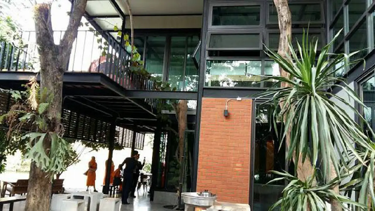 นี่หรือวัด!? "กนก" เปิดโปงโรงครัว-เมนูสุดหรู วัดพระธรรมกาย แถมเหน็บแรง "บาตรไม่ต้องบิณ ของกินพร้อม" มูลค่าสเบียงหลายร้อยล้าน!!