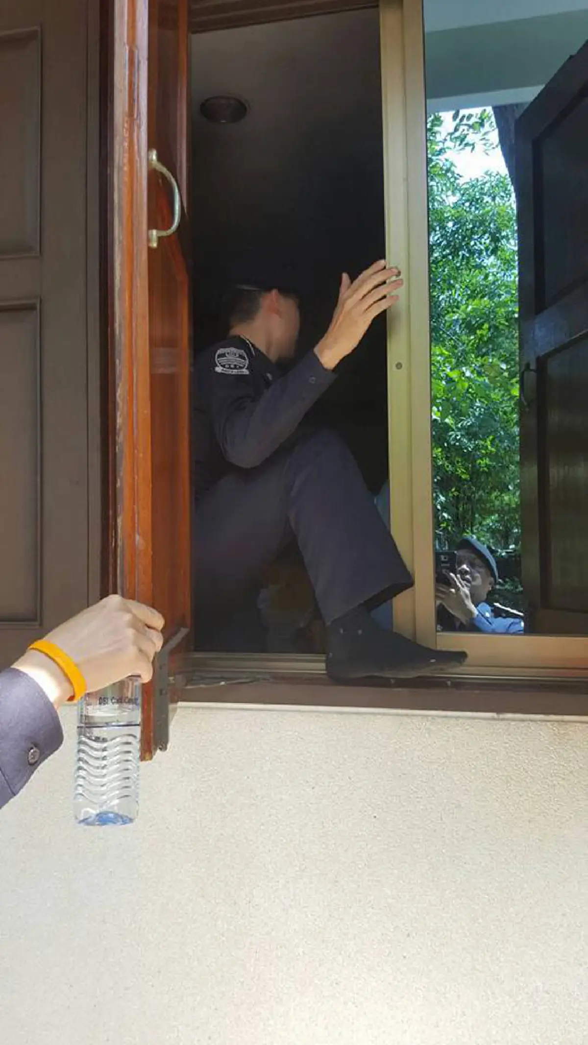 สุขสบายขนาดนี้เชียวหรือ!! โลกโซเชียลฮือฮาข้อมูลแพทย์ตีแผ่ชีวิต "พระธัมมชโย" ลงทุนหลายสิบล้านซื้อเครื่องมือสุดล้ำรักษาตัวบำรุงผิว??