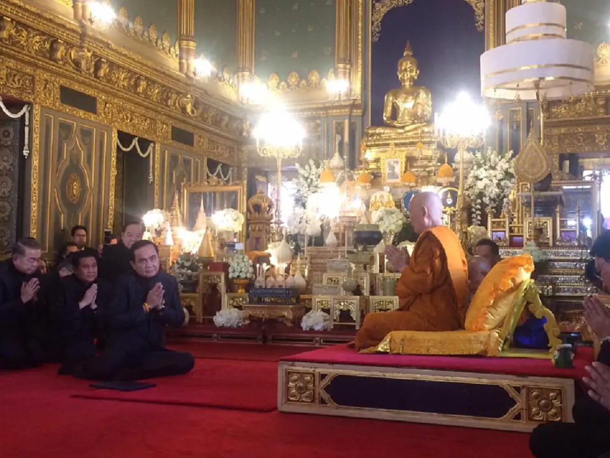 กราบพระบาทเมตตายิ่ง!! "นายกฯตู่" เฝ้าสักการะสมเด็จพระสังฆราช  น้อมรับพระดำรัสมีสติ ไม่ประมาท ตั้งใจทำงานเพื่อปท.สงบ ทรงย้ำงดถวายปัจจัยบูชา