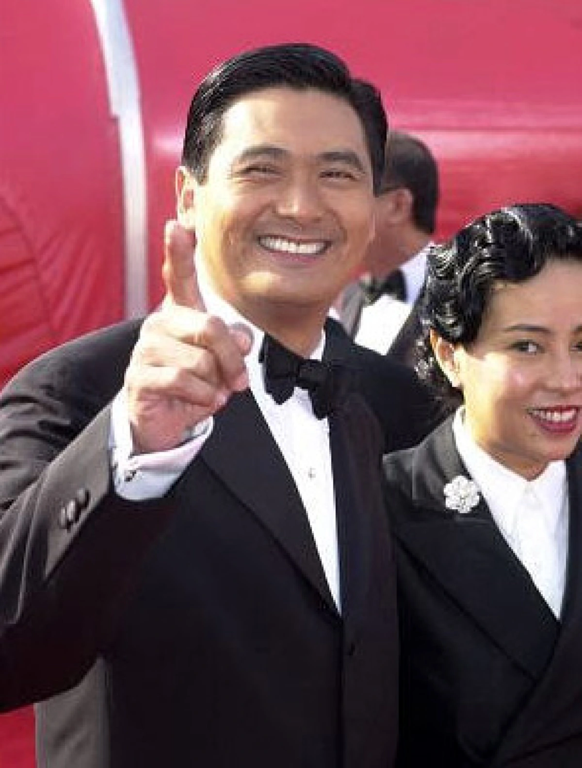 นักแสดงรุ่นใหญ่ "โจวเหวินฟะ" เผยอยากมีชีวิตเรียบง่าย เตรียมยกสมบัติ 2 หมื่นลบ.ให้การกุศล ขอใช้เดือนละ 3 พันพอ!