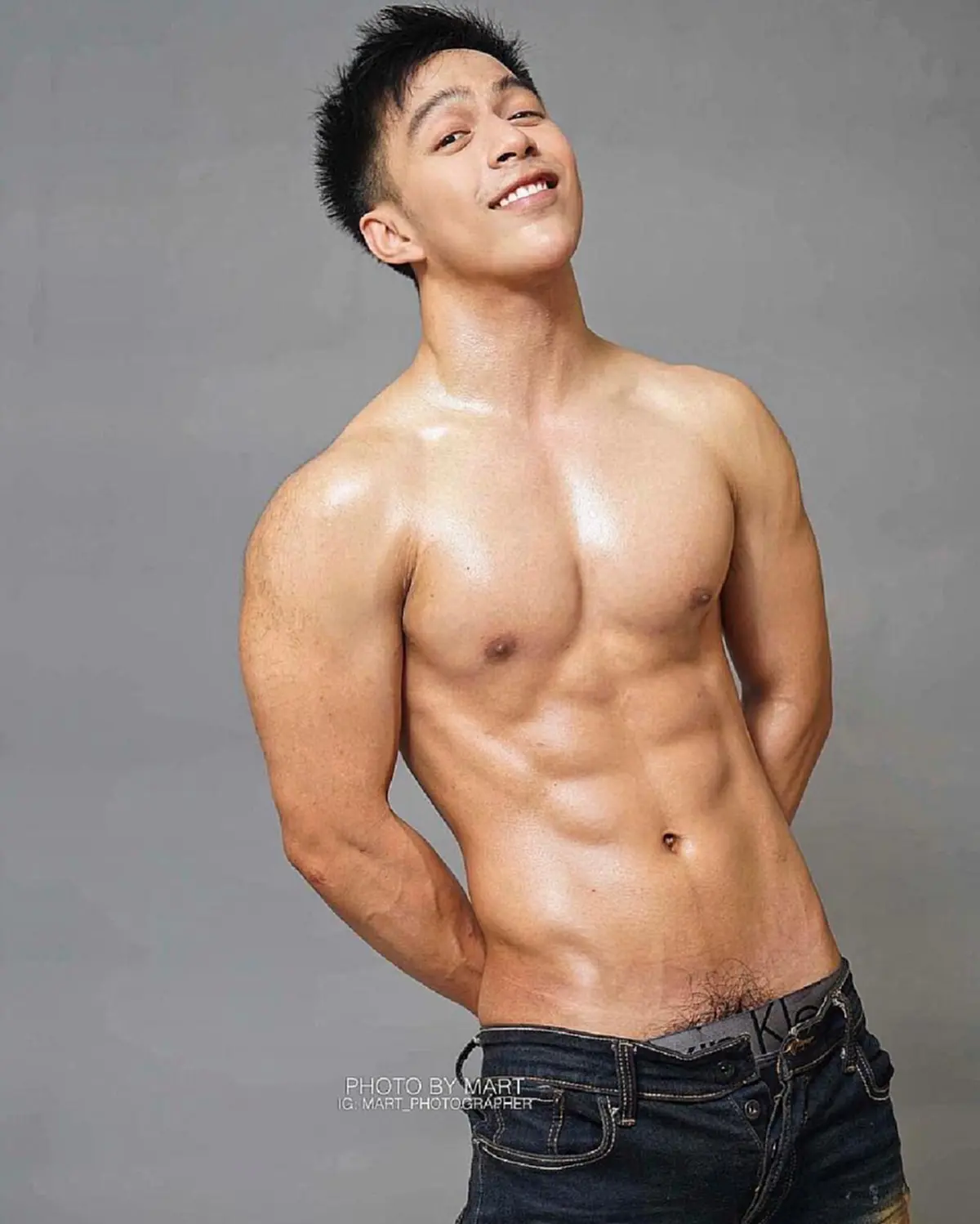 #ฮือฮาทั้งโซเชียล!! เปิดวาร์ป "คุณหมอสุดหล่อ" อวดหุ่นล่ำๆ น่ากินฟินสุดๆ งานดีเป๊ะเวอร์ ขยี้ตาแทบพัง !! (ชมภาพ)