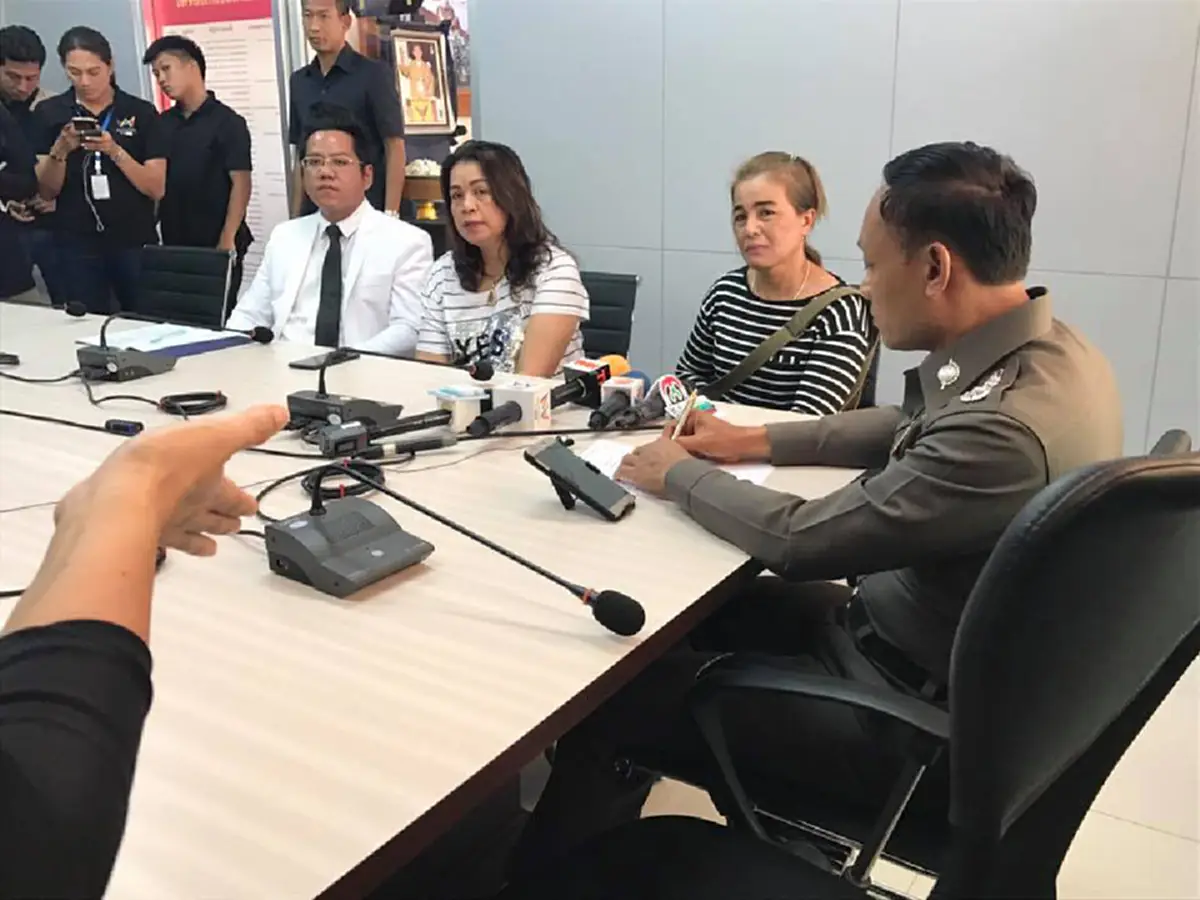 ยอมไม่ได้พวกอิทธิพล!! ทนายคู่ใจโดดช่วยแม่ "น้องปอนด์" เต็มตัว มั่นใจหมัดน็อกเอาผิด แต่สุดงง..ทำไมตร.มั่วหยิบไขควงแทงหัวจนลายนิ้วมือเปรอะ!?!