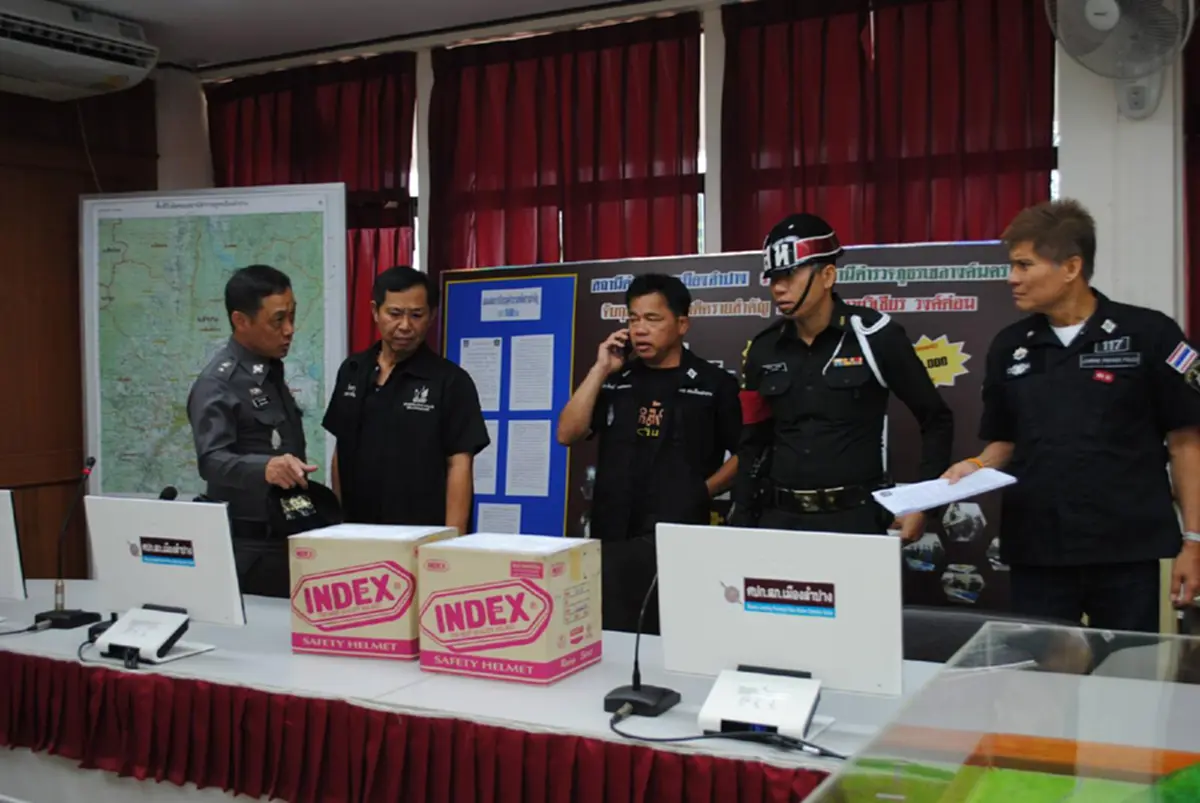 เดินหน้ากวาดล้างต่อไป!!!ตำรวจภาค 5 แถลงข่าวจับยาบ้าล็อตใหญ่ นับแสนเม็ด!!หลังบุกจู่โจมเข้าค้นในบ้านแอบซ่อนไว้แบบมิดชิด