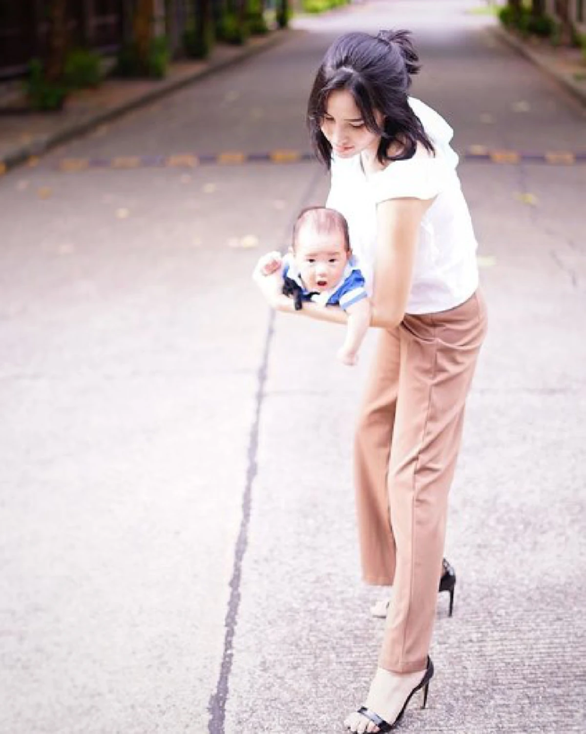 สุดเดือด!!! เมื่อภรรยา "แอมป์ พีรวัศ" ประกาศลั่นกลางไอจี ไม่ยอมให้ใครจับ "ลูกชาย" ด้วยความจริง ที่หลายคนต้องเข้าใจหัวอกคนเป็นแม่!