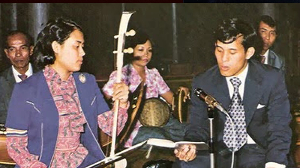 “ชายร้องเพลงดาวดวงเดือนให้แม่ฟังหน่อย ร้องแบบที่แม่ชอบนะ”รับสั่งของสมเด็จพระนางเจ้าฯ พระบรมราชินีนาถในรัชกาลที่๙ ทรงตรัสขอกับในหลวง ร. ๑๐