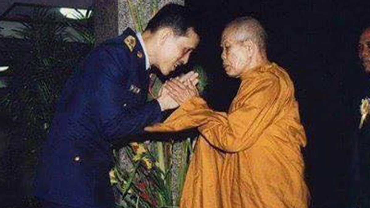 ความประทับใจของคนไทยในเรื่องราว ในหลวงรัชกาลที่10 กับพระอริยสงฆ์ในอดีต