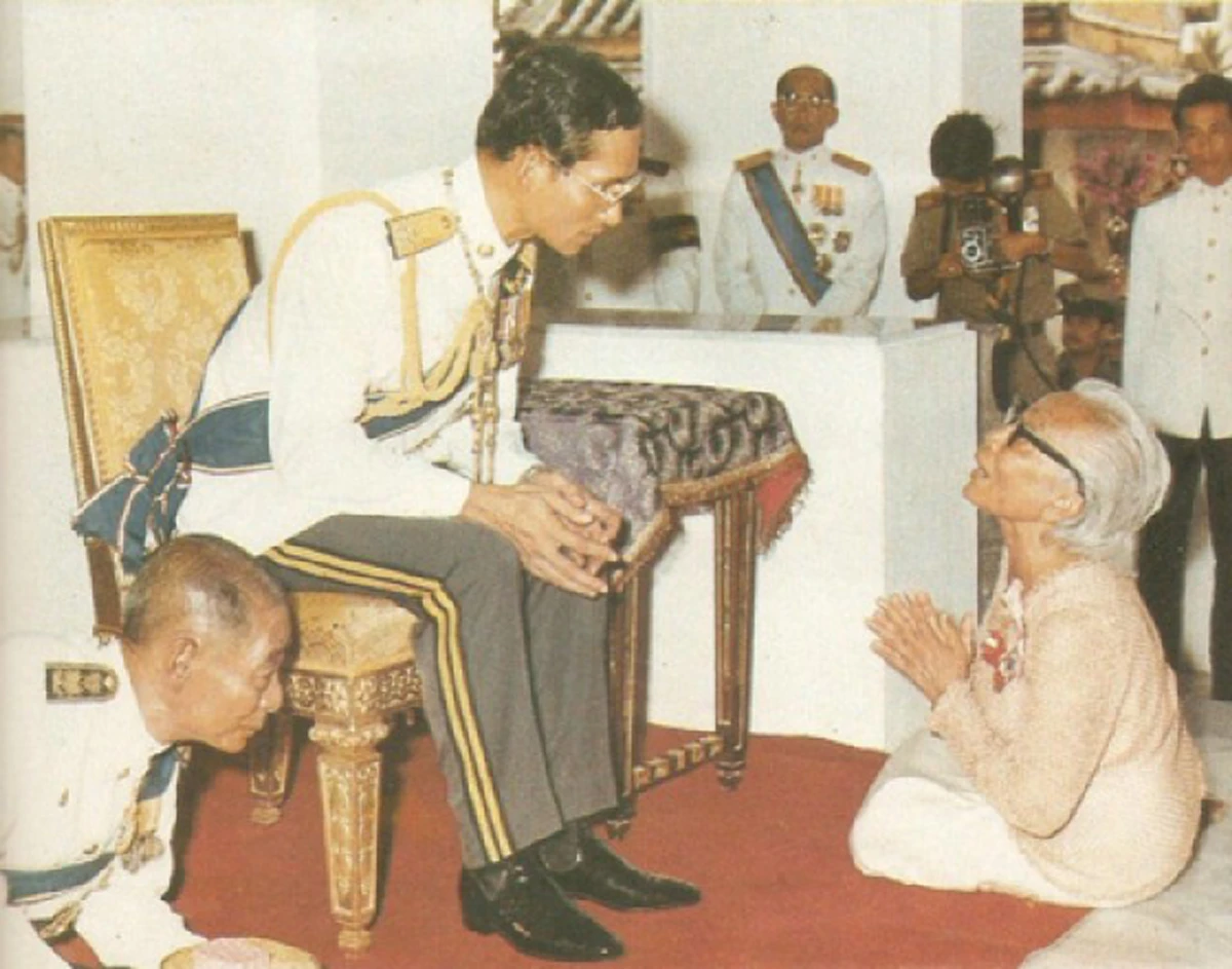 “เจ้าจอมหม่อมราชวงศ์สดับ”ในรัชกาลที่ 5 ผู้มั่นคงในรัก ไม่ยอมย่อท้อต่ออุปสรรค์  สนมเอก ร.5 ที่เก็บคำสัญญาและกำไลไว้ถึง 5 แผ่นดิน จนวันสุดท้าย