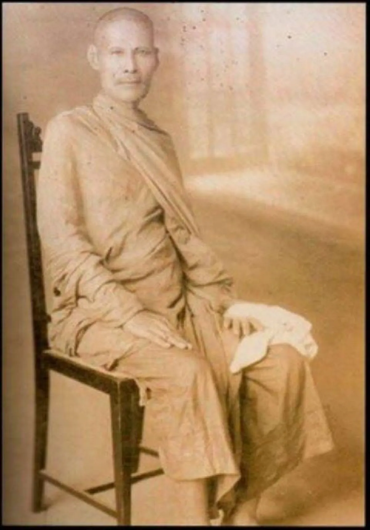 เปิดประวัติ "อ.แปลก ร้อยบาง" ฆราวาสเรืองอาคม ผู้ทรนงร้อนวิชา !!! ศิษย์สายตรง หลวงปู่กลิ่น วัดสะพานสูง !!!