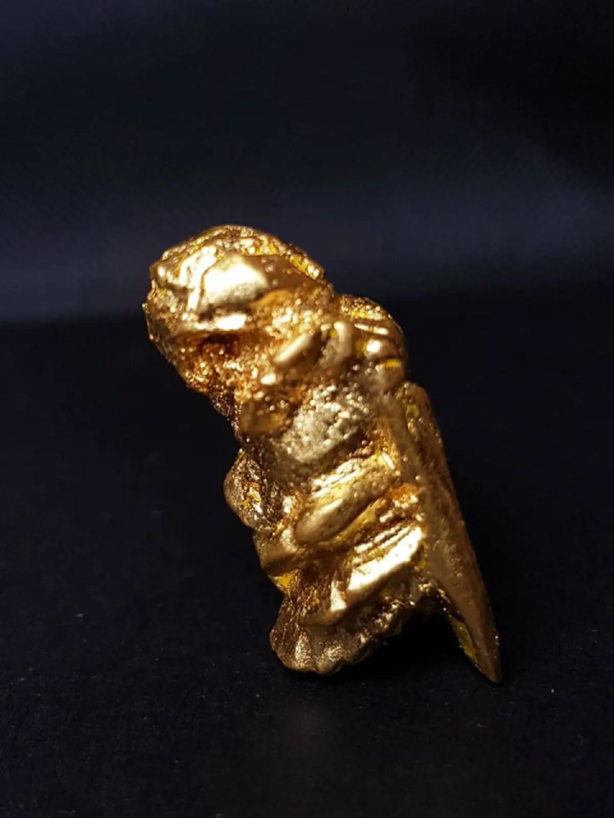 เครื่องรางคู่บารมี"บุเรงนอง" แมลงภู่คำ ของดีจากล้านนา ใช้ได้สารพัด กันผี กันภัย เมตตา ได้ครบทุกอย่าง!!! ของดีที่สร้างยากและซับซ้อน!