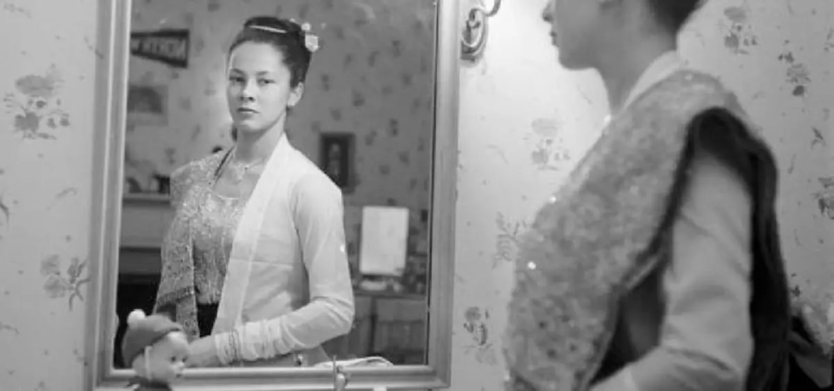 สวยงามปานนางสวรรค์ ..เจ้าหญิงแห่งพม่า"June Rose Bellamy" สายเลือดตรงคนหนึ่งของราชวงศ์อลองพญา  (ชมภาพ)