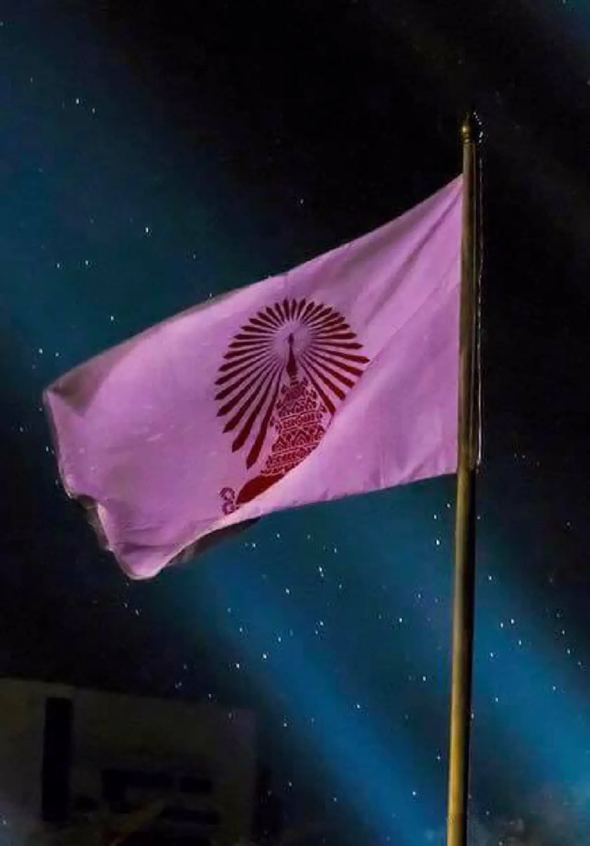 สุดอัศจรรย์!! เกิดปาฏิหาริย์ งาน100 ปีจุฬาฯ หลังฝนตกขณะการแสดงระลึกถึง "ในหลวง ร.9" แต่หยุดตกเมื่อสมเด็จพระเทพรัตนราชสุดาฯ เสด็จขึ้นเวที!!