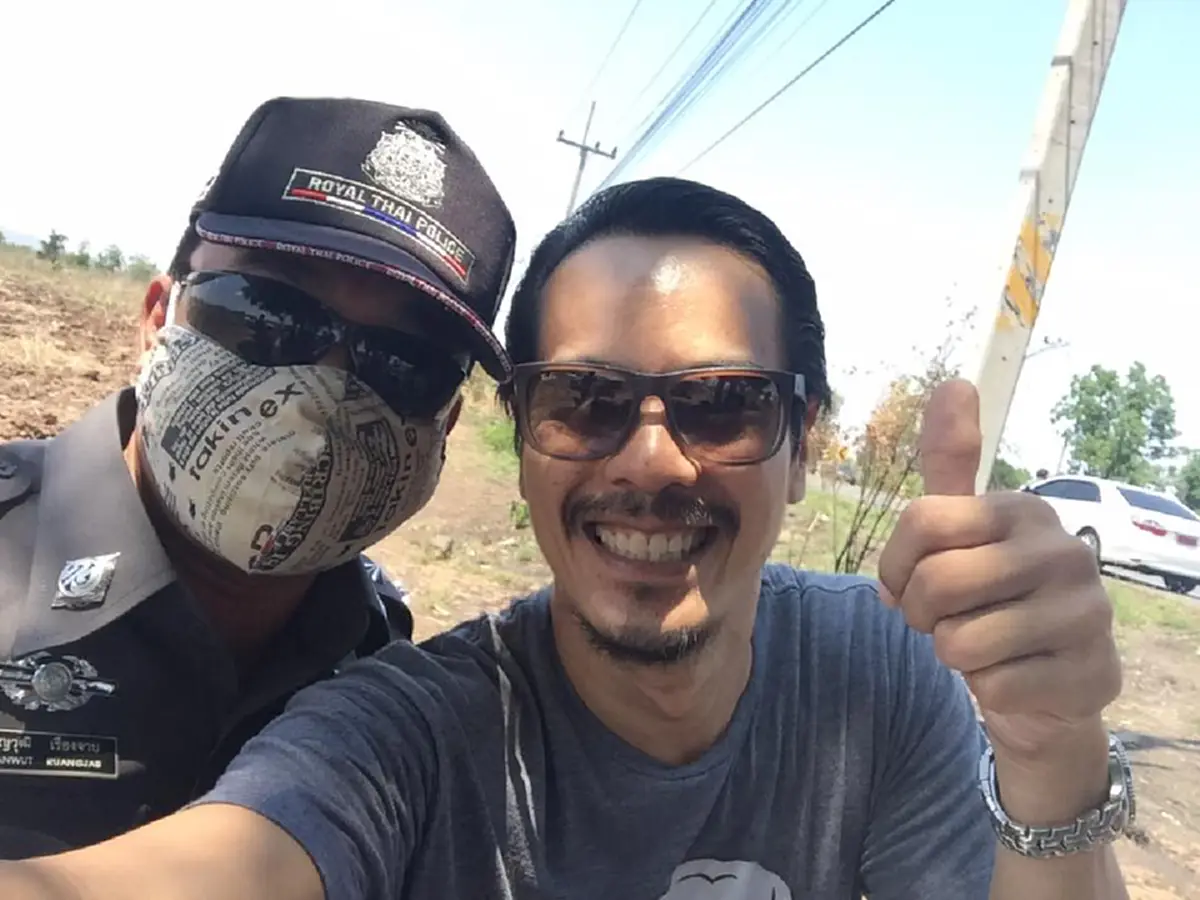 อย่างนี้ก็ร้อนเลย!! "อ่ำ อัมรินทร์" ซิ่งรถไปทำบุญโดนตร.จับขับเร็วเกินกม. เจ้าตัวโพสต์ขอบคุณทำชาวเน็ตเดือดปุด เพราะคำว่า #รอดอีกเช่นเคย??