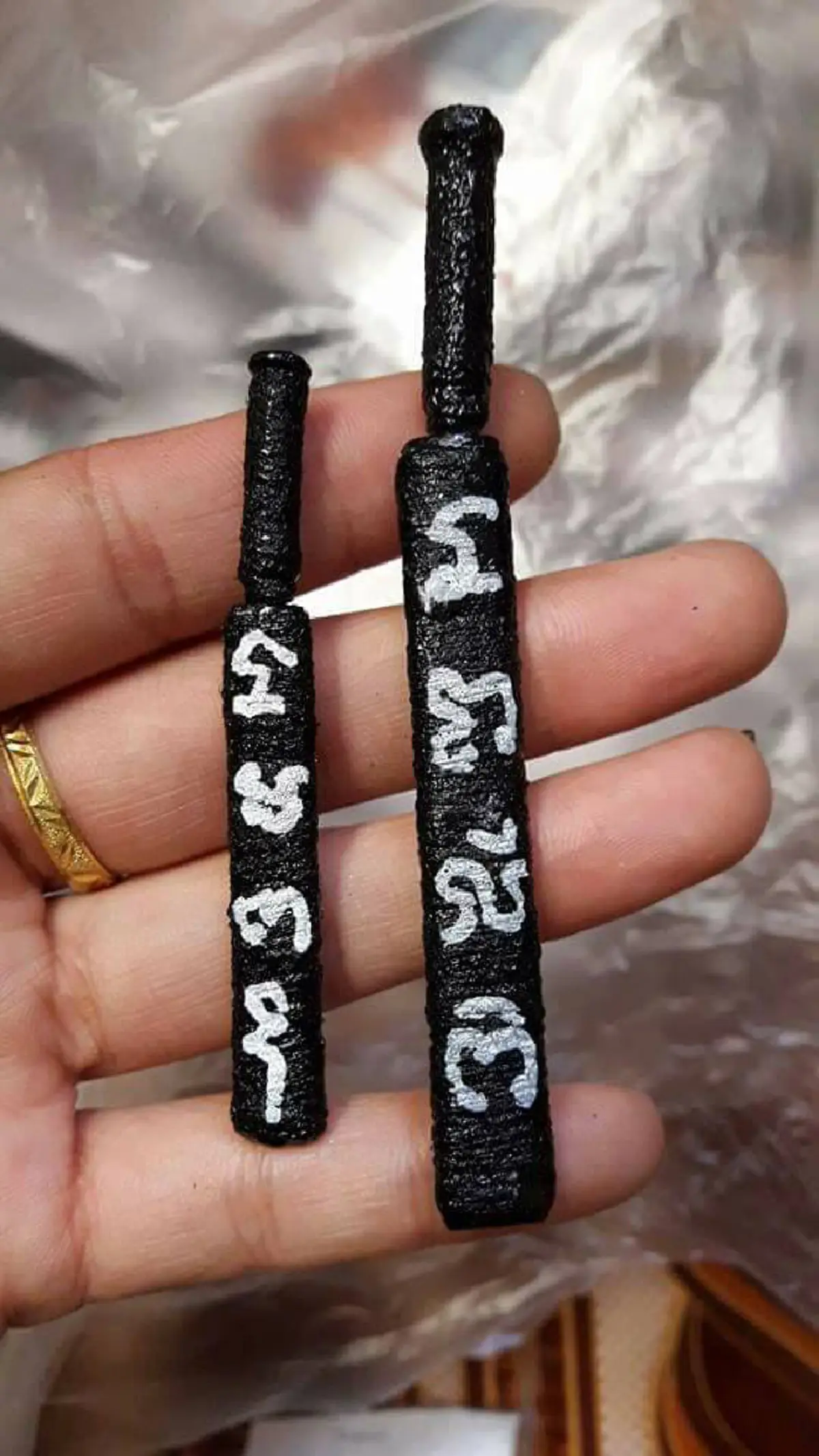 อาถรรพ์แรงๆ!!! ดาบฟ้าฟื้นขุนแผน "หลวงพ่อปุ่น" ไม่ธรรมดา ใบดาบตีด้วยตะปูโลงศพ!! พันด้วยด้ายจูงศพ!! ป้องกันคุณไสยมนต์ดำ ได้เป็นเลิศ...