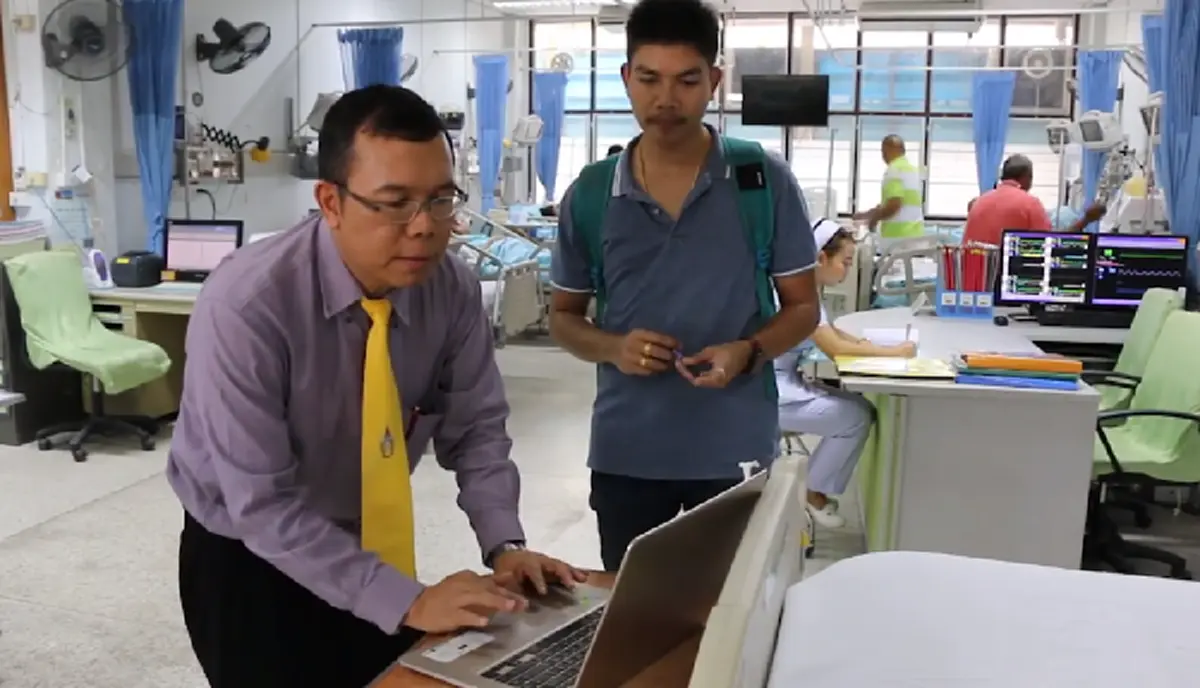 แหวกเลย แพทย์ขอนแก่นทำแร็พ "ประเทศกูมี" ลงลึกป่วยอัมพาต ฟังเข้าใจง่าย วิธีช่วยคนที่คุณรัก ทำงัยปลอดภัยสูงสุด