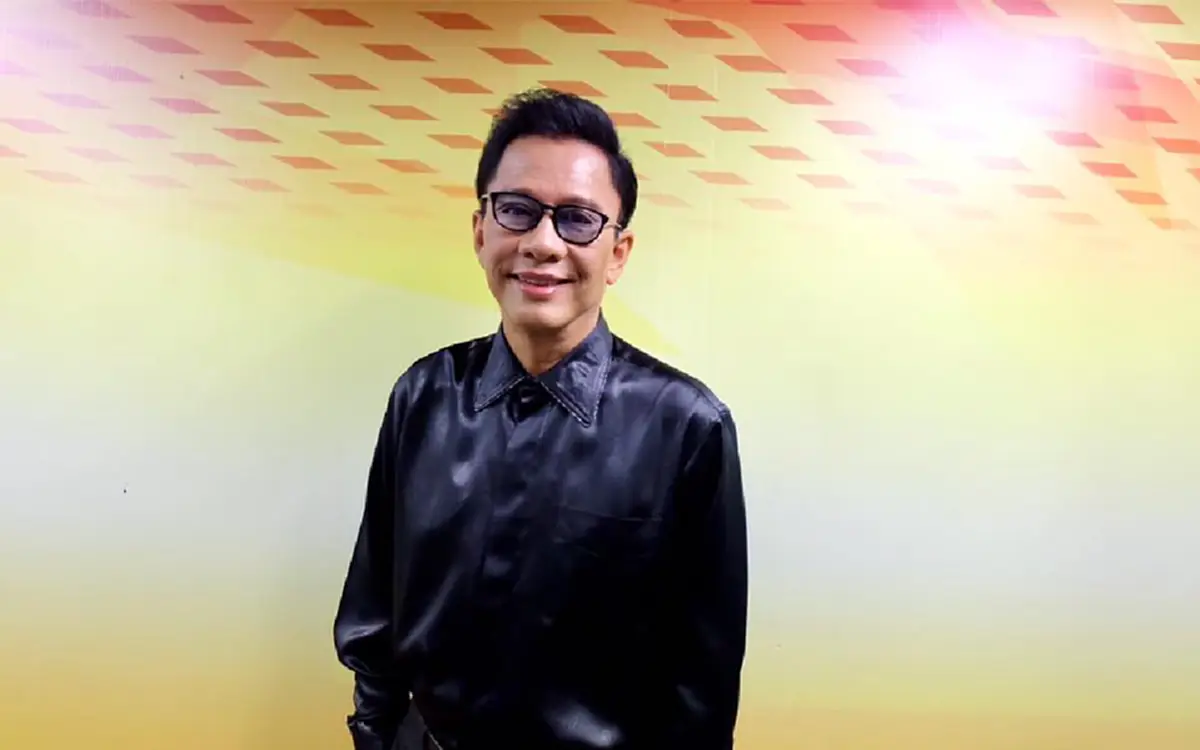 โอ้โห้ววว...!!! อัพเดท “แอ๊ด สุรชัย” หลังทำศัลยกรรมพอหน้าเข้าที่แล้วหล่อย้อนวัยหว๊าก! (ชมคลิป)