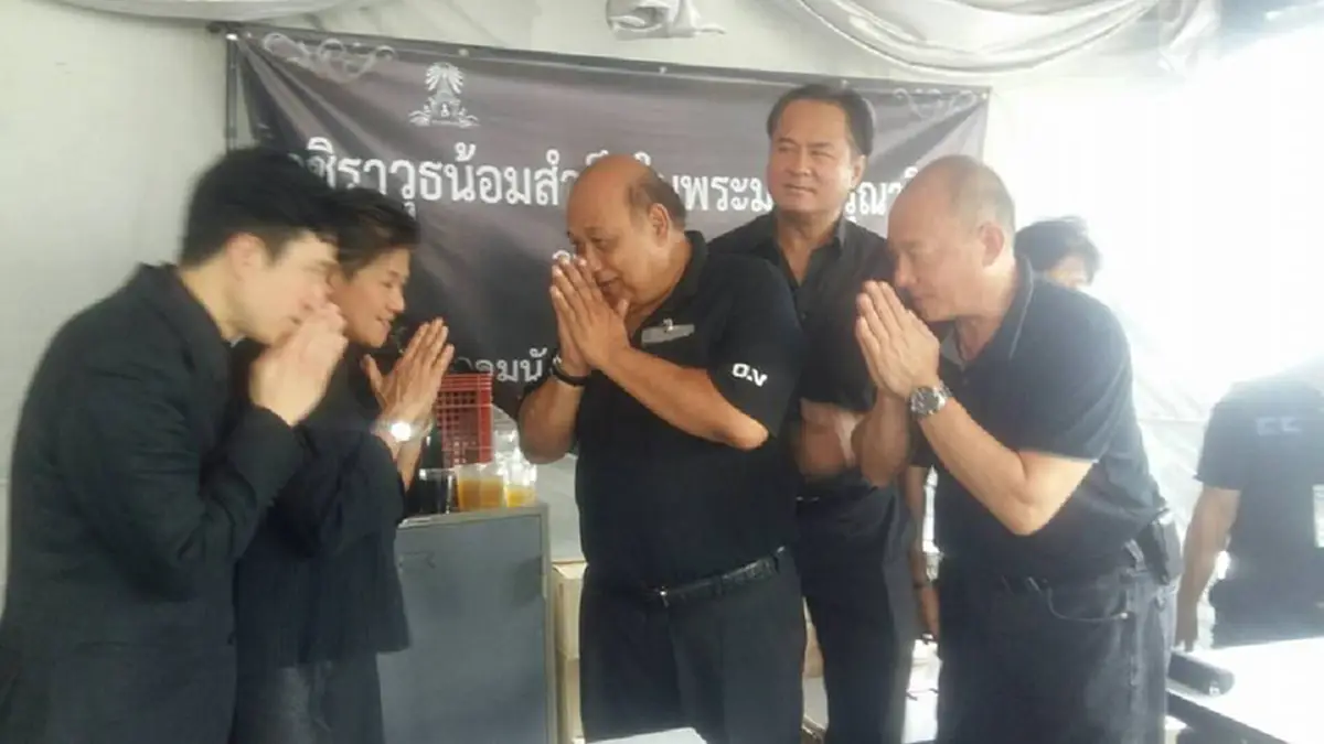บทเรียนราคาแพง!! "ผู้บริหารฟาร์มเฮ้าส์" โร่เข้าขอโทษ "ศิษย์วชิราวุธ" หลังเจอกระแสดราม่าถาดขนมจนเกือบโดนแบน เผยยอมรับผิดทุกอย่าง!!
