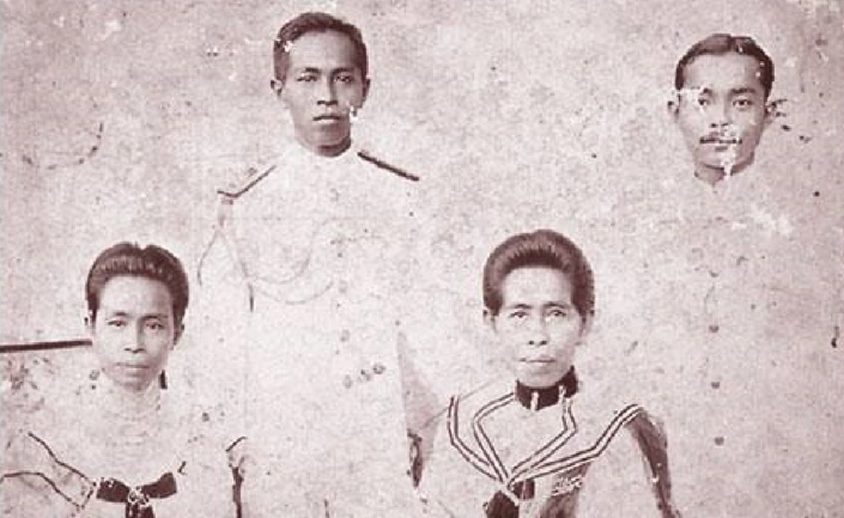 น้อมรำลึก!! เปิดประวัติ.. "เจ้าจอมมารดาโหมด" ในรัชกาลที่ ๕ พระมารดาของ "กรมหลวงชุมพรฯ" ผู้ให้กำเนิด "องค์บิดาของทหารเรือไทย"  #วันนี้ในอดีต