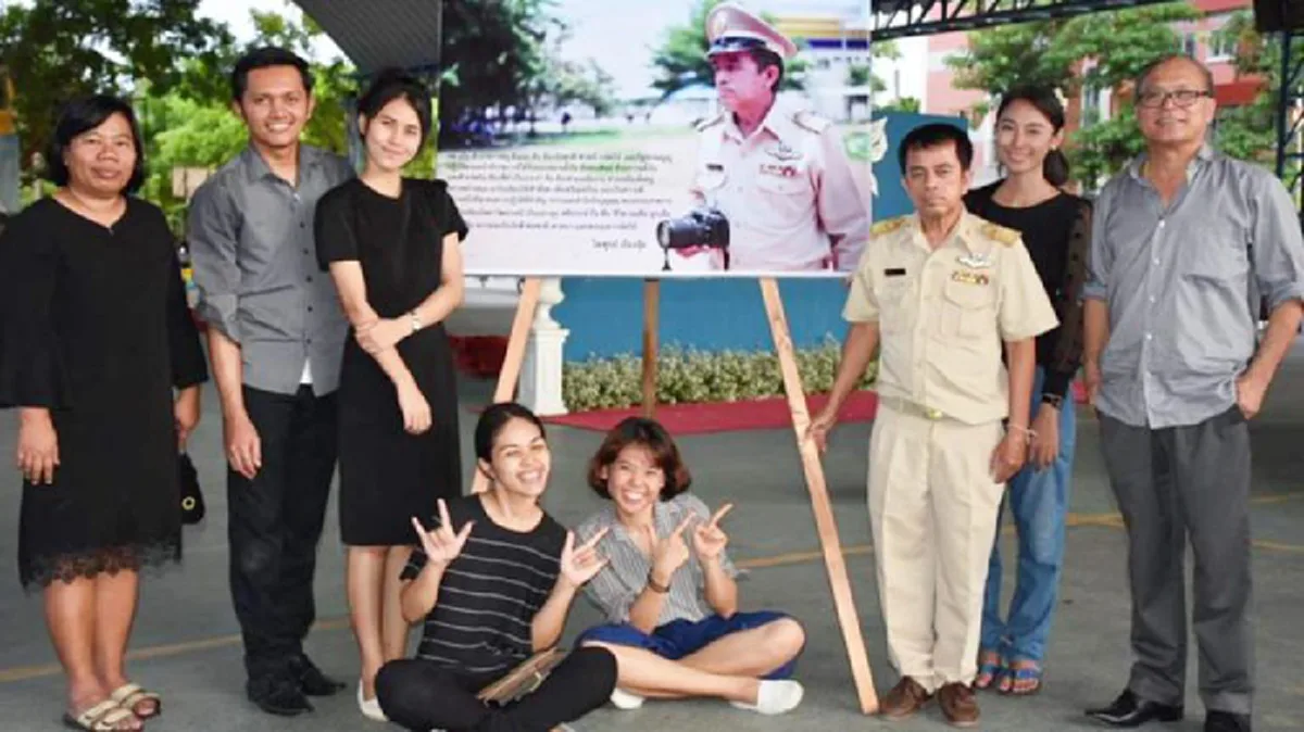 กลั่นจากหัวใจ...ข้าราชการในพระองค์!! โซเชียลยกย่อง"ครูจุ้ย"ถ่ายทอดบันทึกสุดท้าย วันอำลาบทบาทพ่อพิมพ์สุดซึ้ง "ชีวิตผมคือความจงรักภักดี..."!?
