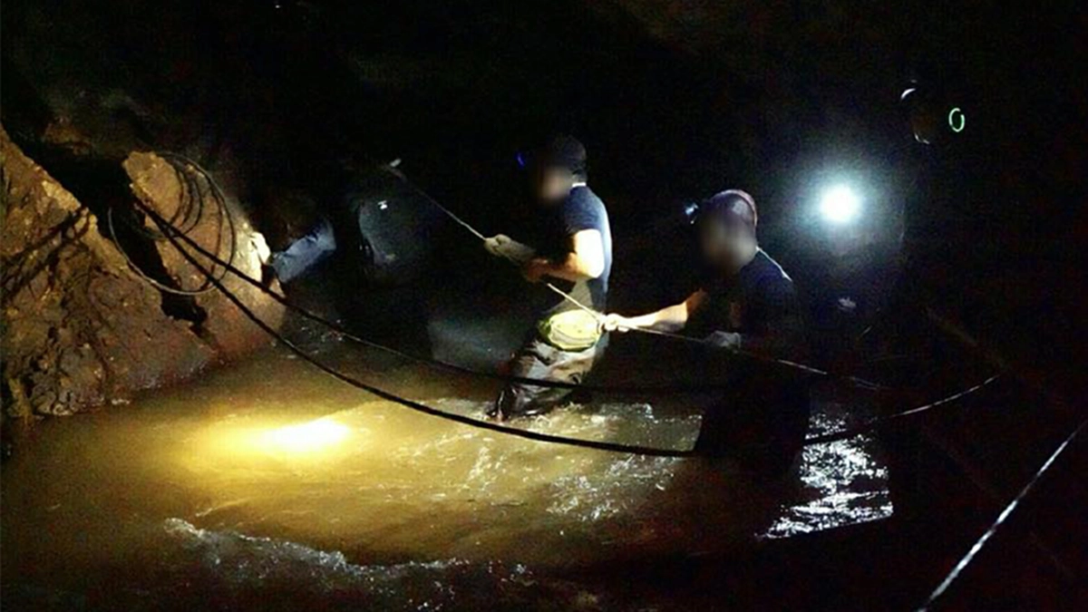 ไม่เคยพูดที่ไหนมาก่อน "ผบ.หน่วยซีล"เล่าความจริงช่วย13หมูป่าหวังแค่50% ชม"หมอภาคย์"กล้าหาญมาก