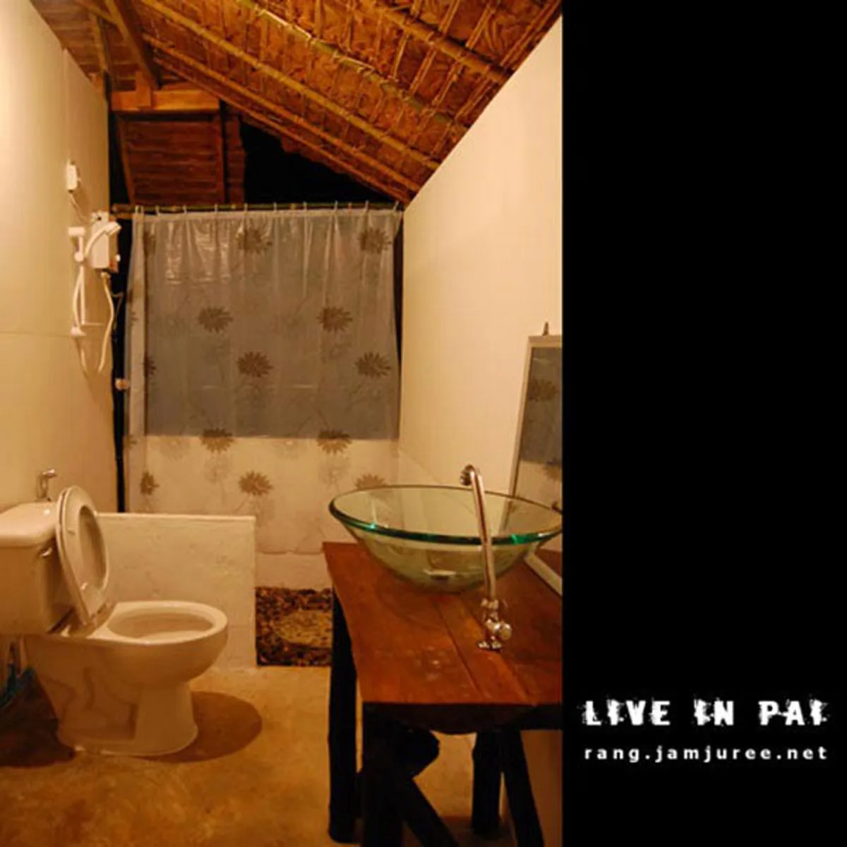 ไอเดียโคตรบรรเจิด!!สามคนพี่น้อง ช่วยกันสร้างกระท่อมไม้ไผ่ไว้อยู่เองหลังเล็กๆ แต่แข็งแรง อยู่ได้ถาวร..พอได้เห็นข้างในแทบตาค้าง มันสุดยอดจริงๆ