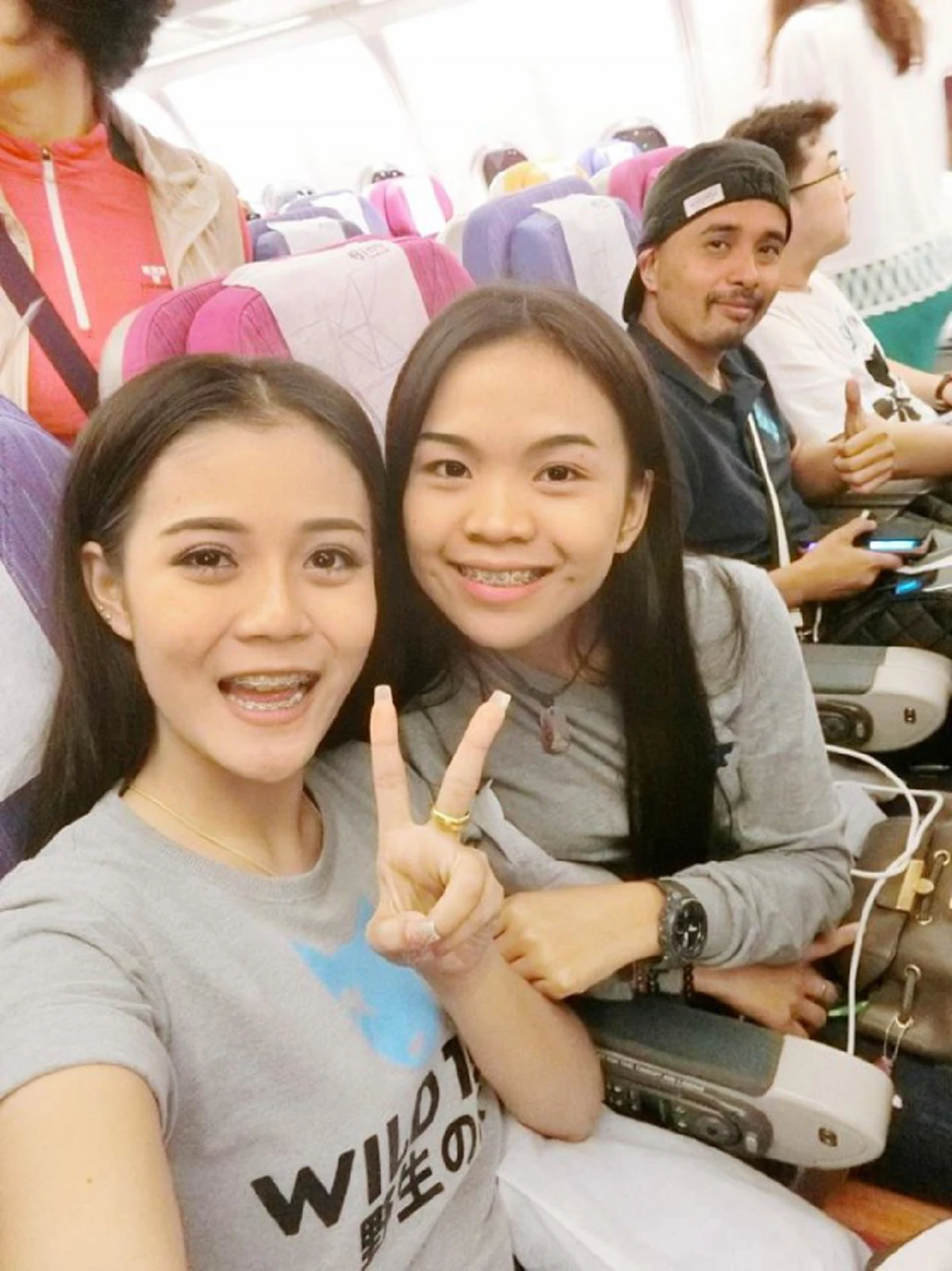 **"น้องแก้มใส" นักร้องหน้าใหม่ แห่งค่าย "ไหทองคำ" คนล่าสุด ทั้งสวย - แซบ ครบเครื่อง ! ไม่แพ้เบอร์ 1 อย่าง "ลำไย" ! (ชมภาพ)