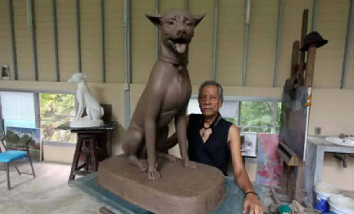 ถ่ายทอดความเศร้าโศก!! ประติมากรรมสุนัขทรงเลี้ยง "คุณทองแดง" เสร็จสมบูรณ์แล้ว 100% ประดับพระเมรุมาศ งานพระราชพิธีถวายพระเพลิงพระบรมศพ!!