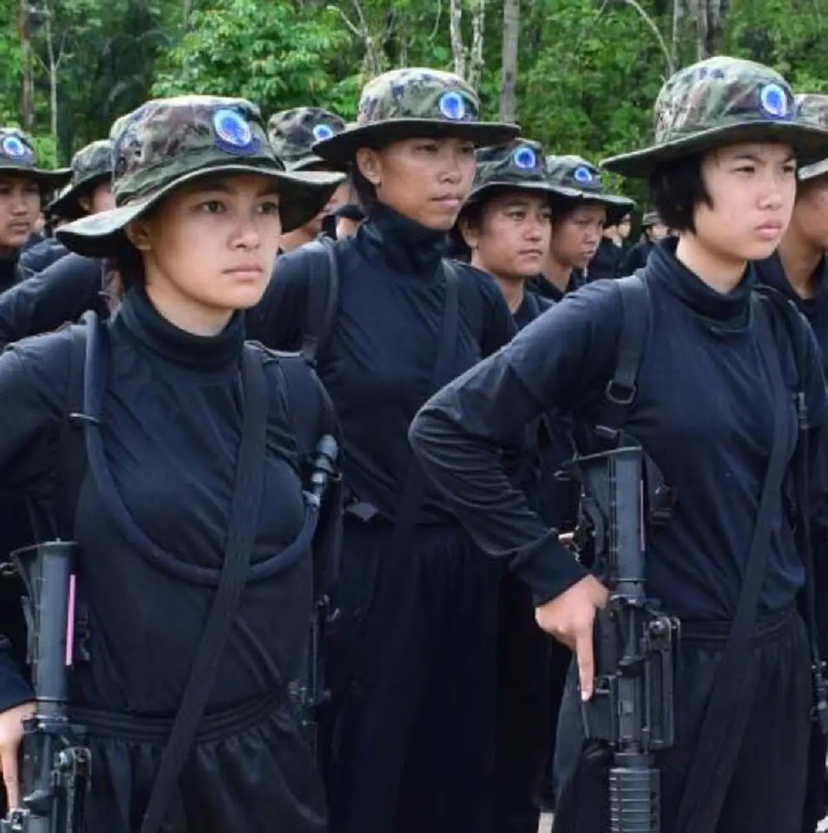 "ดอกประดู่เหล็ก หญิงแกร่งแห่งราชนาวีไทย" ...เผยโฉม เหล่าทหารหญิง ฝึกหนักกลางแดดกล้ากว่า 3 เดือน ก่อนลงชายแดนใต้