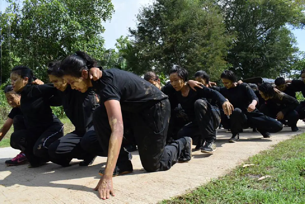 "ดอกประดู่เหล็ก หญิงแกร่งแห่งราชนาวีไทย" ...เผยโฉม เหล่าทหารหญิง ฝึกหนักกลางแดดกล้ากว่า 3 เดือน ก่อนลงชายแดนใต้