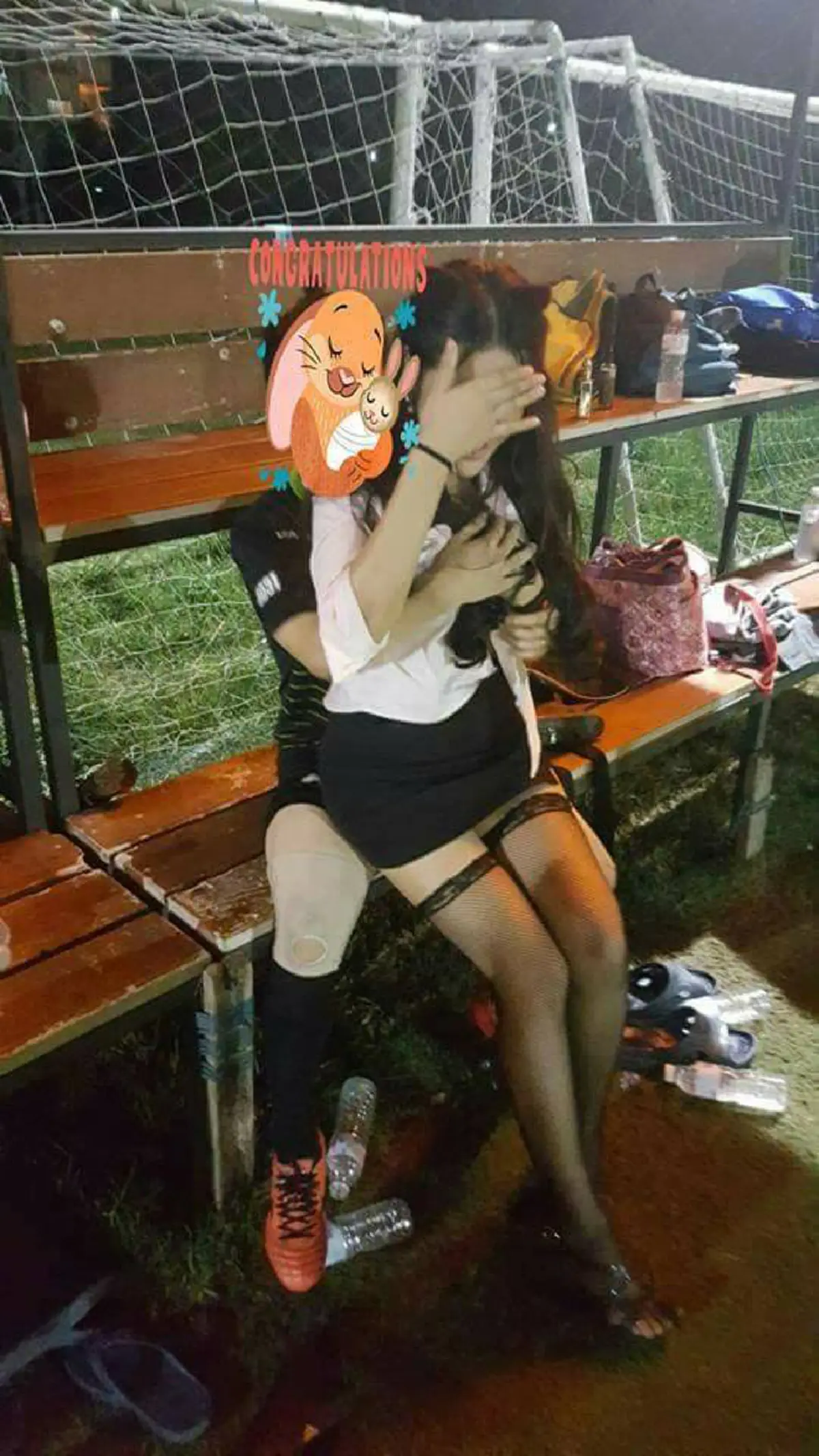 มันคือความจริง??? “สนามฟุตบอล” แจงยิบ เกิดอะไรขึ้นกับ กรณี พริตตี้บริการริมสนามแบบถึงไหนถึงกัน (รายละเอียด)