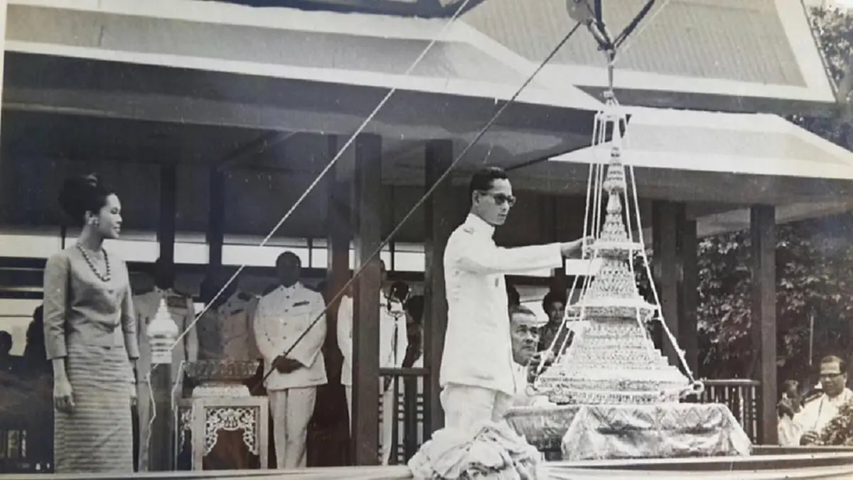 วิจารณ์แรง!! กรณี บูรณะพระปรางค์วัดอรุณฯ สิ้นความขลัง ย้อน..พระราชดำรัสในหลวง "อิฐเก่าๆ แผ่นเดียวก็มีค่า" รากเหง้าความเป็นไทยที่ในหลวงหวงแหน