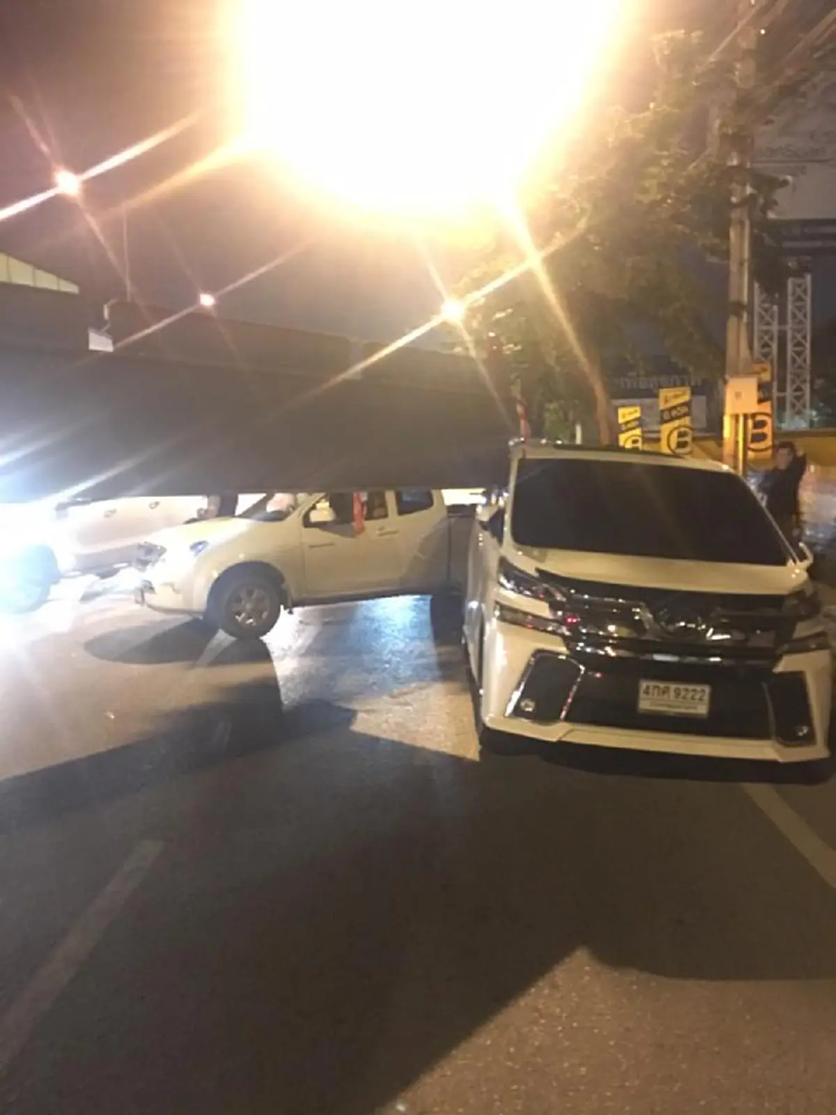 เหมือนเป็นลาง!! ถึงกับอึ้งเจอข้อความ "บอล เชิญยิ้ม" โพสต์ ไม่กี่ชั่วโมงก่อนเจออุบัติเหตุ18ล้อบรรทุกคานเหล็กฟาดรถตู้หวิดเกิดโศกนาฏกรรมสยอง?