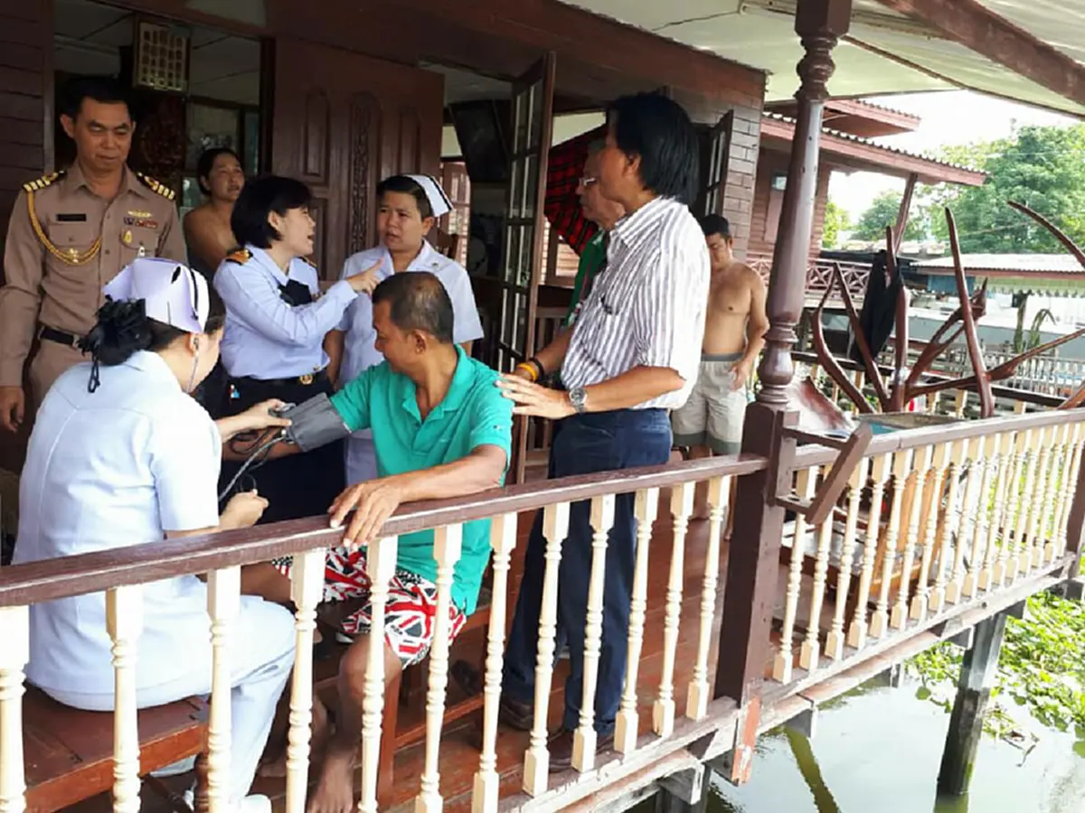 สืบสานพระราชกรณียกิจ!! กองทัพเรือร่วมกับรพ.ศิริราช จัดกิจกรรม "ออกหน่วยแพทย์ ตามรอยหมอพร” เพื่อน้อมรำลึกในพระมหากรุณาธิคุณ เสด็จในกรมฯ !!