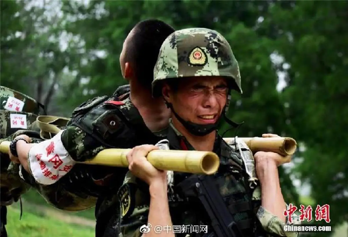 บาดแผลช่วยเพิ่มความแข็งแกร่ง! การฝึกสุดโหดของทหารนาวิกโยธินจีน เพื่อช่วยให้กลายเป็นทหารที่แข็งแกร่ง (ภาพ - คลิป)